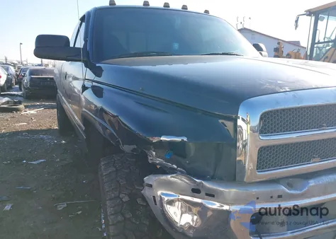 1998 Dodge Ram 2500 St из США, поврежденный, VIN 1B7KF23D3WJ138846